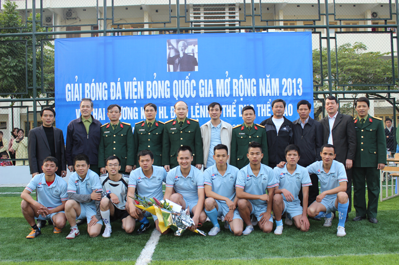 Trận chung kết giải bóng đá mở rộng Viện Bỏng Quốc gia năm 2013